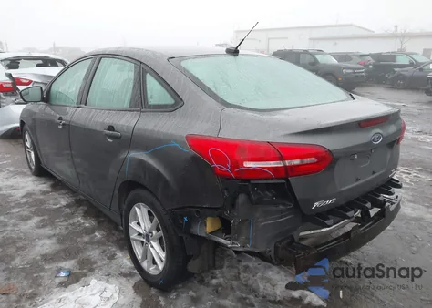 2015 Ford Focus Se z USA, uszkodzony, nr VIN 1FADP3F21FL242641